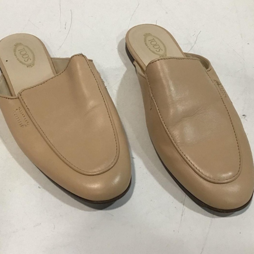 Women’s Tod's Beige Leather Mules Size 38.5